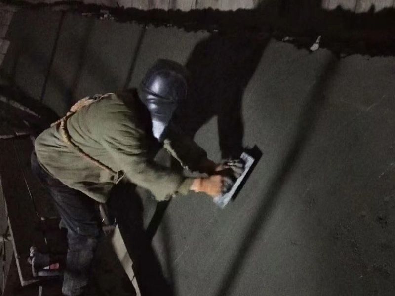 高強耐磨料施工現(xiàn)場